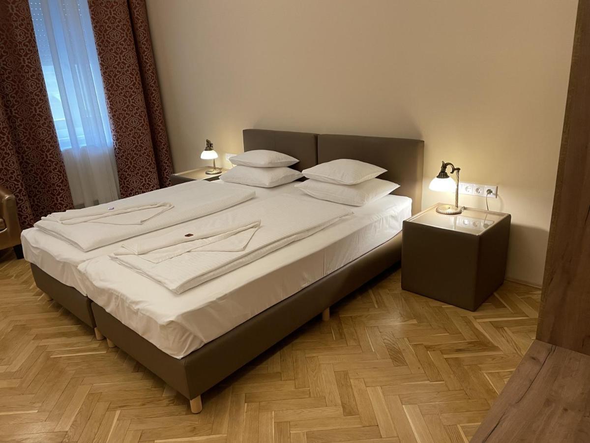 Dozsa Apartman Szeged Exterior photo