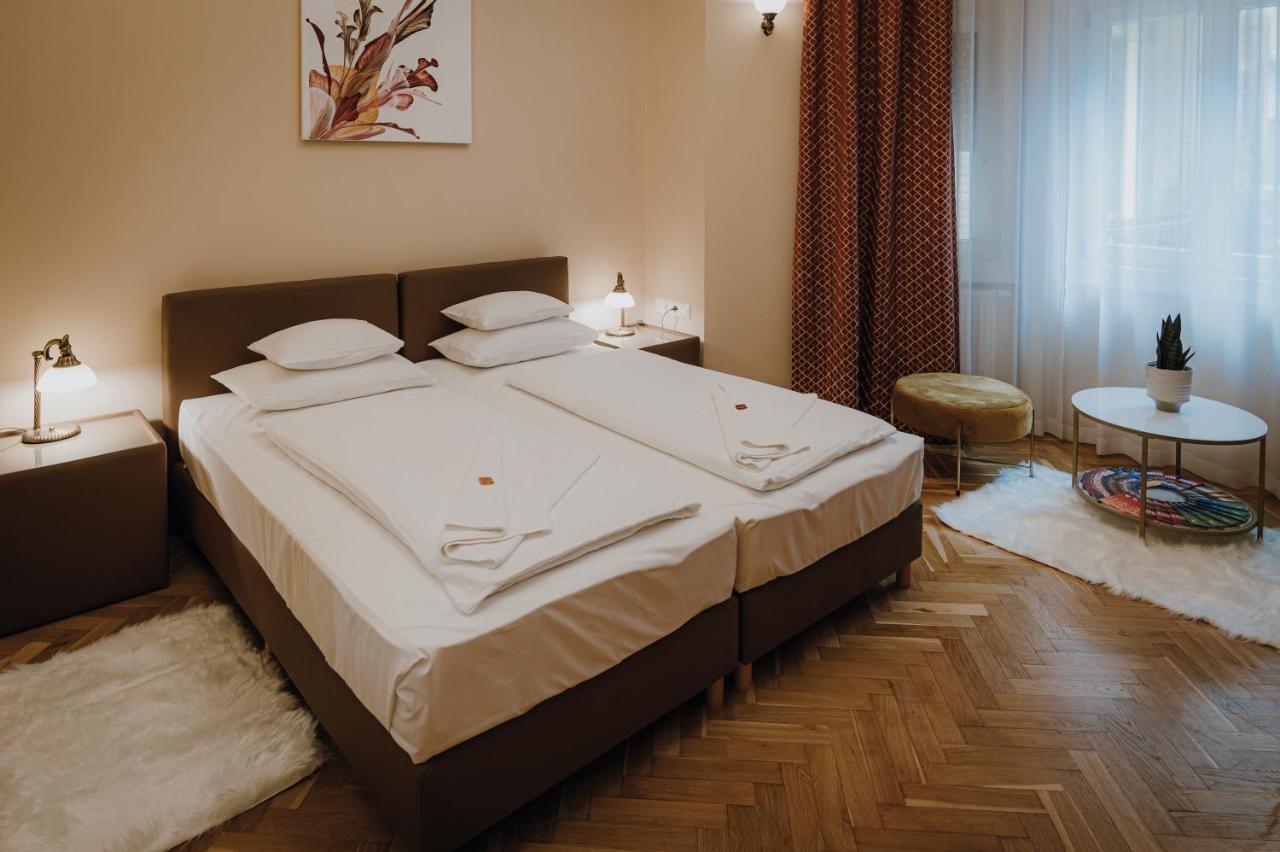 Dozsa Apartman Szeged Exterior photo
